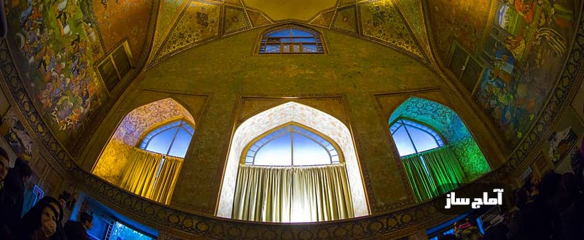 رنگ آمیزی سقف زیبای عمارت چهل ستون در اصفهان